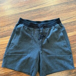 Lululemon Athletica Textured Gray and black Shorts